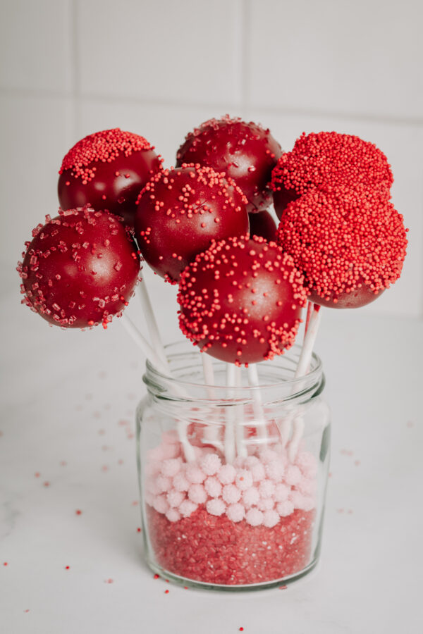 cake pops red