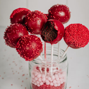 cake pops bite red